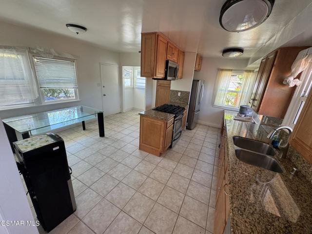22319 Macfarlane Drive, Woodland Hills CA: https://media.crmls.org/mediaz/c2a75a77-9d2c-4c9d-aaac-700bff00de4f.jpg