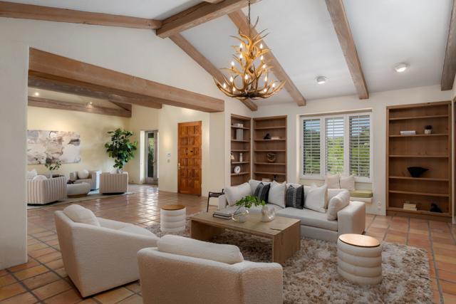 17716 Via De Fortuna, Rancho Santa Fe CA: https://media.crmls.org/mediaz/c2a79a9e-a421-445d-8942-2791897c27e1.jpg
