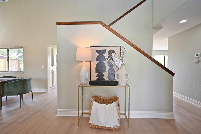 6525 Bellhurst Ln, Castro Valley CA: https://media.crmls.org/mediaz/c2a8200a-452b-46c8-b540-86d1f833a24c.jpg