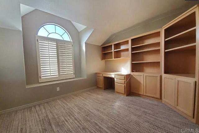 Detail Gallery Image 14 of 16 For 2310 Vista Valley Ln, Vista,  CA 92084 - 3 Beds | 2/1 Baths