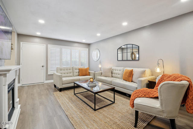 Detail Gallery Image 4 of 33 For 1302 Alessandro Dr, Newbury Park,  CA 91320 - 3 Beds | 2 Baths