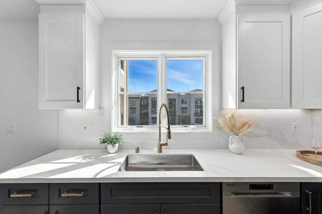 560 El Camino Real, San Carlos CA: https://media.crmls.org/mediaz/c2a8f513-7a4f-4ffe-aee7-564d78320c9e.jpg