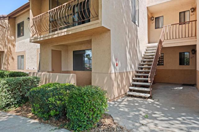 12191 Cuyamaca College Drive, El Cajon CA: https://media.crmls.org/mediaz/c2a964a7-0265-4431-96e7-c4337c71c8e7.jpg