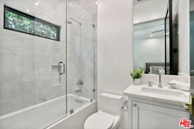 4261 Temma Court, Calabasas CA: https://media.crmls.org/mediaz/c2a9c171-cd83-4094-ba0e-4f5e2b744ede.jpg
