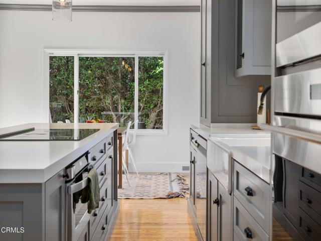 1327 Campbell Street, Glendale CA: https://media.crmls.org/mediaz/c2aa88ea-38dd-4550-a3a9-d7b009f08bff.jpg