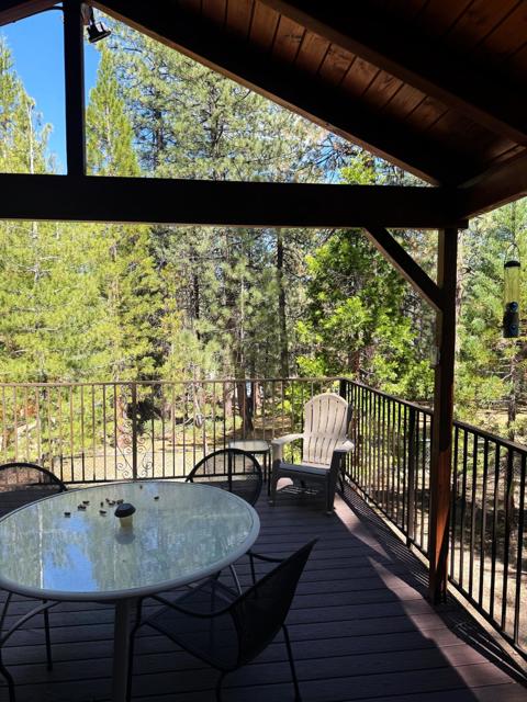 473 Chipmunk Lane Lane, Big Bear CA: https://media.crmls.org/mediaz/c2aa8ad5-3226-4e3d-9d88-121584175baa.jpg