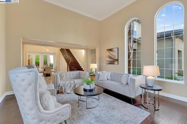 1037 Sunset Creek Ln, Pleasanton CA: https://media.crmls.org/mediaz/c2ab5bdc-0bf9-40ab-a951-227d3c95fa8d.jpg