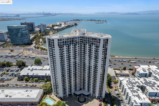 6363 Christie Ave, Emeryville CA: https://media.crmls.org/mediaz/c2ab683c-ba89-484c-b8f9-a56a6dab3d60.jpg