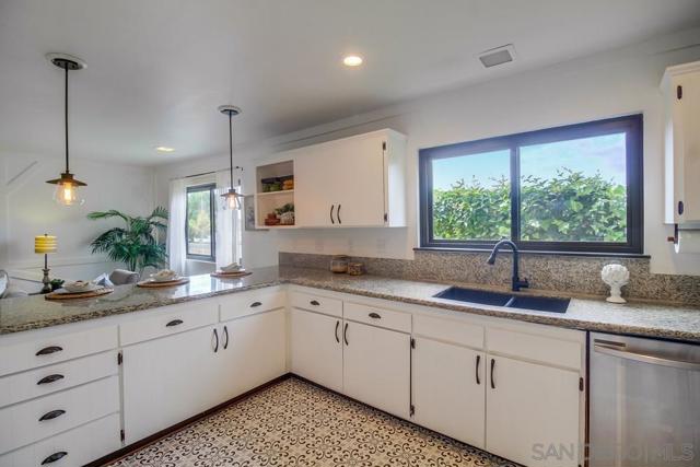 3886 Santa Cruz, San Diego CA: https://media.crmls.org/mediaz/c2abb143-fa47-44e3-b539-b9fa9b48b9c3.jpg