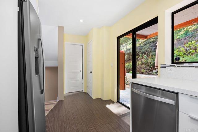 Detail Gallery Image 23 of 45 For 2433 La Costa Ave. a,  Carlsbad,  CA 92009 - 2 Beds | 2/1 Baths