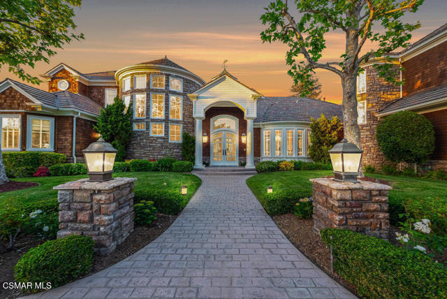 1816 Brittany Park Road, Camarillo CA: https://media.crmls.org/mediaz/c2ad176c-e161-408c-bdd2-cf07013c6ac7.jpg
