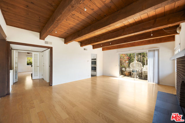 16619 Bienveneda Place photo 8