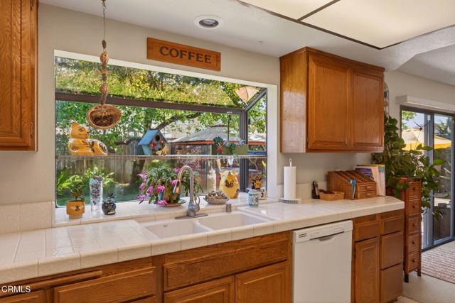 Detail Gallery Image 7 of 18 For 230 Spindlewood Ave, Camarillo,  CA 93012 - 3 Beds | 2/1 Baths