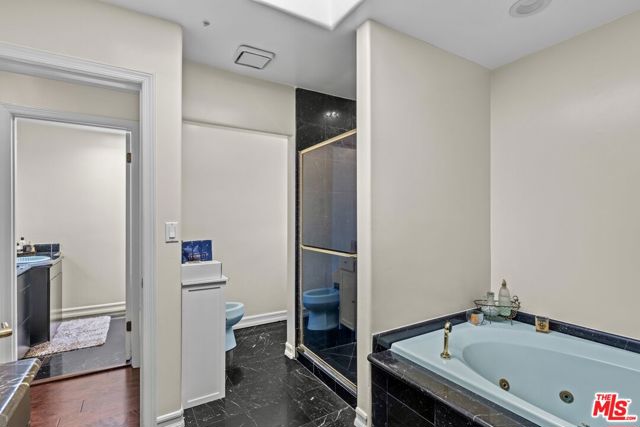 268 S Palm Drive, Beverly Hills CA: https://media.crmls.org/mediaz/c2adcca1-9c14-4f8d-a517-34d8e048c5c8.jpg