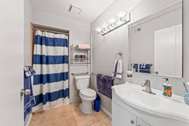 49327 Eisenhower Drive, Indio CA: https://media.crmls.org/mediaz/c2ae551c-0e1d-4b92-8dba-831ca408931d.jpg