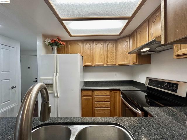 5333 Park Highlands Blvd, Concord CA: https://media.crmls.org/mediaz/c2ae96e8-6903-4c17-ba24-26e1594dd9a9.jpg