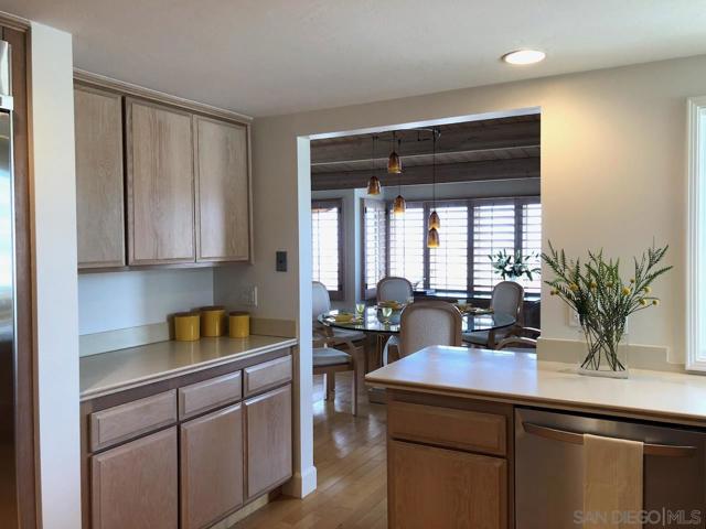 350 Prospect St, La Jolla CA: https://media.crmls.org/mediaz/c2af3f35-377b-4930-b6a1-39b0d8b915a7.jpg