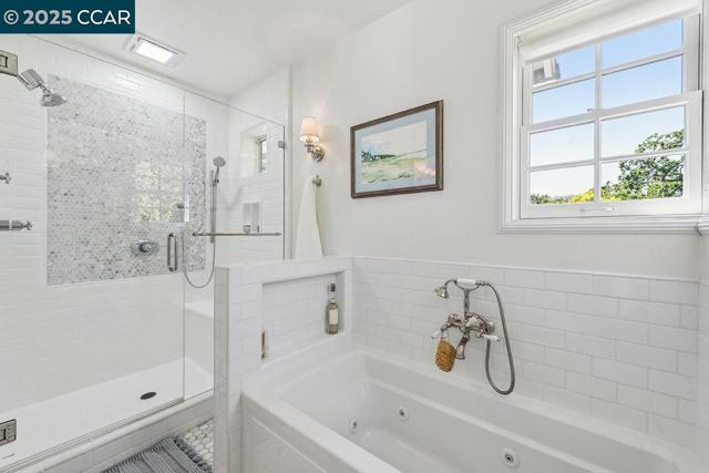 72 Davis Rd, Orinda CA: https://media.crmls.org/mediaz/c2afc337-af3a-407c-a592-be2961863344.jpg