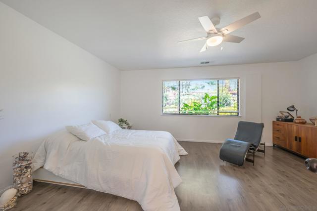 1761 Winterwarm Dr, Fallbrook CA: https://media.crmls.org/mediaz/c2aff488-16e4-4508-b041-eb45e98a1b4a.jpg