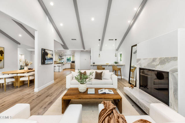 Detail Gallery Image 7 of 40 For 19443 Hatteras St, Los Angeles,  CA 91356 - 4 Beds | 4 Baths