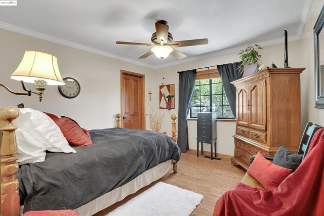 2960 Almondwood Pl, Oakley CA: https://media.crmls.org/mediaz/c2b158b6-abd6-46da-b475-d6bebfef01c2.jpg