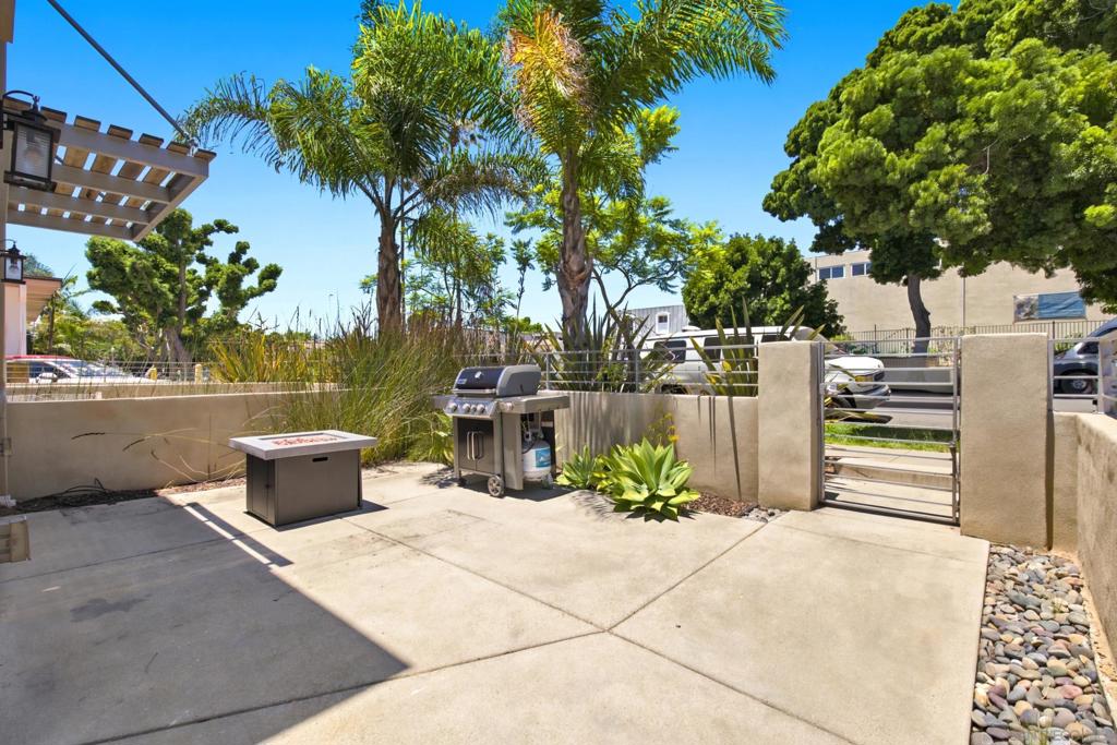 1323 Felspar Street - photo 7