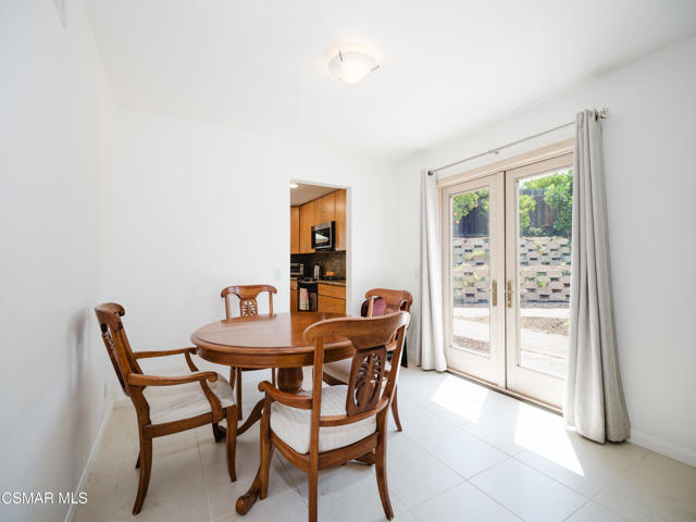 4380 N Skylark Court, Moorpark CA: https://media.crmls.org/mediaz/c2b2382e-18f8-4502-838d-354234d7b9c3.jpg