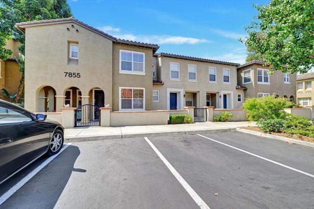 7855 Via Belfiore, San Diego CA: https://media.crmls.org/mediaz/c2b2b4dd-a42a-4977-8c4f-8781f0af12b9.jpg