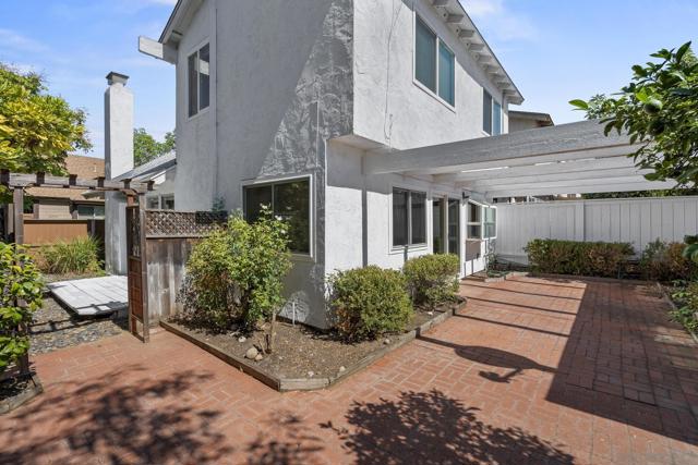 10748 Escobar Dr, San Diego CA: https://media.crmls.org/mediaz/c2b2bdc6-afd2-4603-bc87-48f047b3f3d1.jpg
