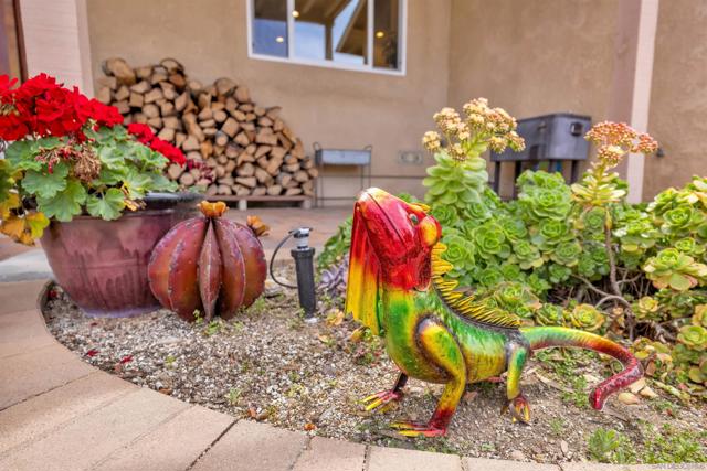 12845 Golden Way, Poway CA: https://media.crmls.org/mediaz/c2b319f0-8ab7-4142-a0ae-39adc89749cb.jpg