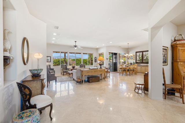 44085 Royal Troon Drive, Indio CA: https://media.crmls.org/mediaz/c2b37721-8592-4555-8e2d-317486746e07.jpg