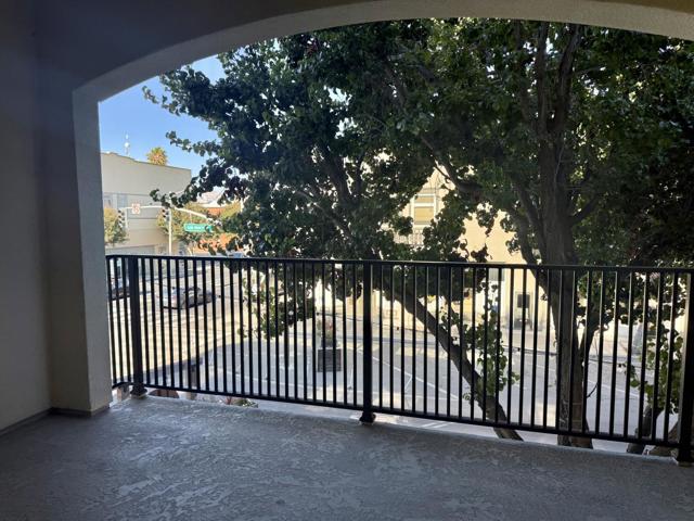 400 San Benito St, Hollister CA: https://media.crmls.org/mediaz/c2b38b2f-3db9-4017-bd62-af8eb8d9eb70.jpg