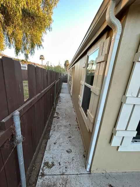 8975 Lamar St, Spring Valley CA: https://media.crmls.org/mediaz/c2b52287-12ce-4d89-8da0-706bb67a6d51.jpg