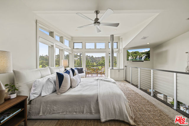4650 Canoga Avenue, Woodland Hills CA: https://media.crmls.org/mediaz/c2b54273-e229-40bc-a01e-dbd7ac56cba0.jpg