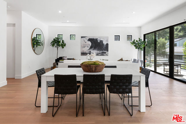 9836 Yoakum Drive, Beverly Hills CA: https://media.crmls.org/mediaz/c2b55272-2b01-474d-9051-f6b015326998.jpg