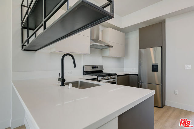3833 Dunn, Culver City CA: https://media.crmls.org/mediaz/c2b60d76-a100-43b4-8a0e-9ead63096776.jpg