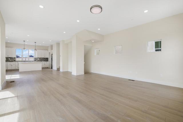 401 San Luis Avenue, Watsonville CA: https://media.crmls.org/mediaz/c2b69038-b6f9-4b5f-b037-109219ccef73.jpg