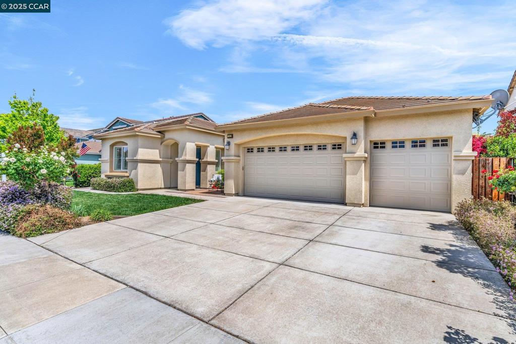 213 Shady Oak Dr