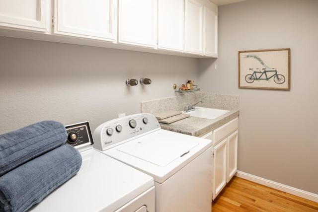 1464 Bullion Circle, San Jose CA: https://media.crmls.org/mediaz/c2b70239-a2ad-47fd-8d5e-ba2a3bf7be09.jpg