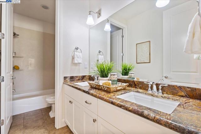 4369 Table Mountain Rd, Dublin CA: https://media.crmls.org/mediaz/c2b73578-cb08-4eaa-9235-ae4faebb124e.jpg