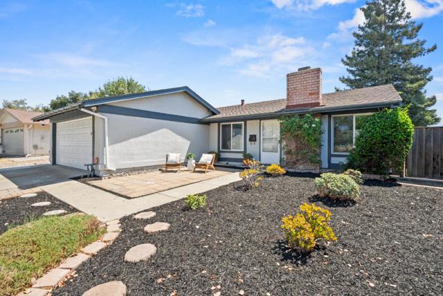 2293 Royaltree Circle, San Jose CA: https://media.crmls.org/mediaz/c2b745cf-39d4-4b78-8b80-9c19caee4cc7.jpg