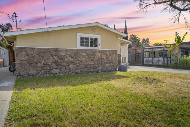 41235 Norman Court, Fremont CA: https://media.crmls.org/mediaz/c2b80370-f057-4d49-9114-7683bd09ea14.jpg