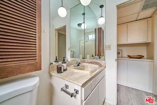 1 Bed Home for Sale in Los Angeles, California