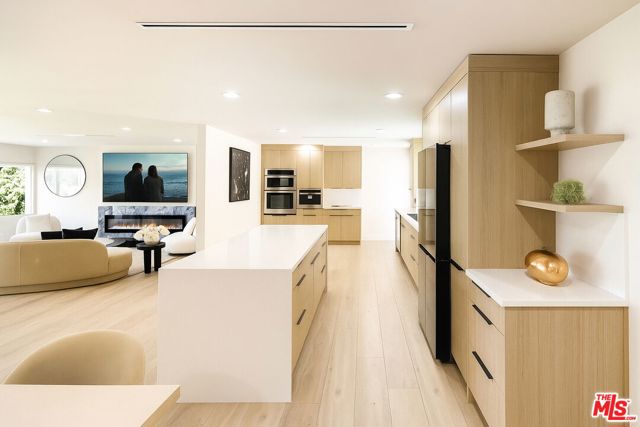 9425 Gierson Avenue, Chatsworth CA: https://media.crmls.org/mediaz/c2b81605-b2a9-420c-bd3c-2851ee1308da.jpg