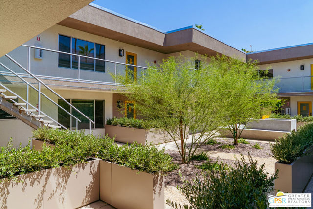 588 E San Lorenzo Road, Palm Springs CA: https://media.crmls.org/mediaz/c2b8485a-fbb2-4db0-9109-d048e0974c41.jpg