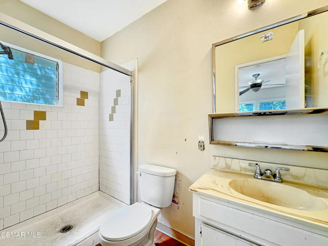 22950 Humming Bird Way, Calabasas CA: https://media.crmls.org/mediaz/c2b8c3df-92b7-49f1-b6f6-0f5ffe62579e.jpg