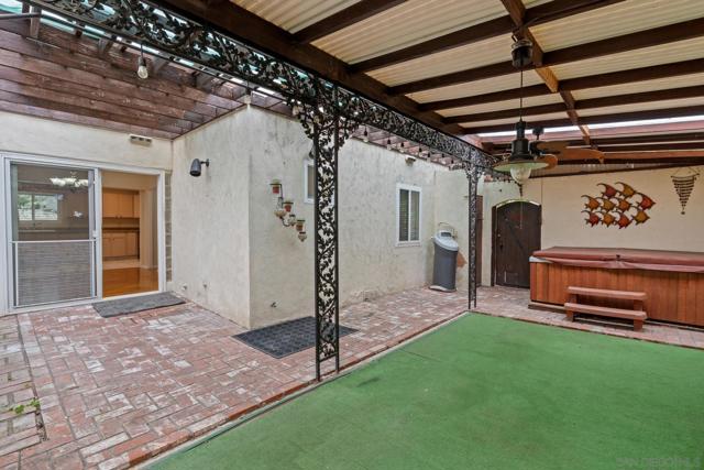 309 11 E Ave, Coronado CA: https://media.crmls.org/mediaz/c2b96d0e-db78-4ccf-bc48-87ee52beb8c1.jpg