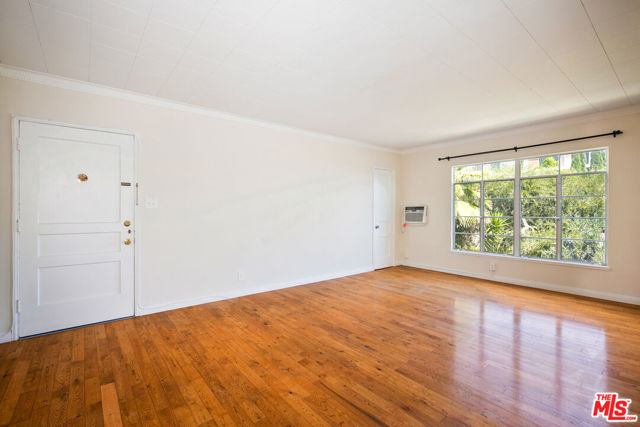 1323 N OLIVE Drive, West Hollywood CA: https://media.crmls.org/mediaz/c2b9af1c-b8bc-4999-a68c-341b3c167e35.jpg
