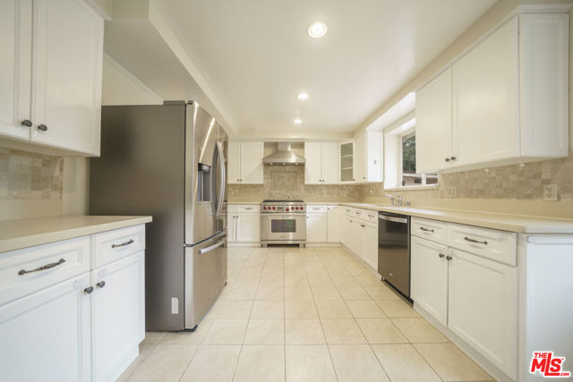 520 Winthrop Road, San Marino CA: https://media.crmls.org/mediaz/c2b9d6a5-7ba5-47a4-a8a8-8eec7d7b614a.jpg