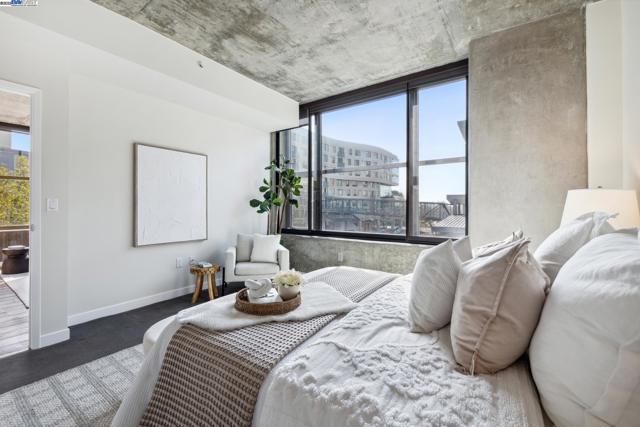 311 2nd St, Oakland CA: https://media.crmls.org/mediaz/c2b9ddbf-1150-4190-b414-dc2ef8e62814.jpg